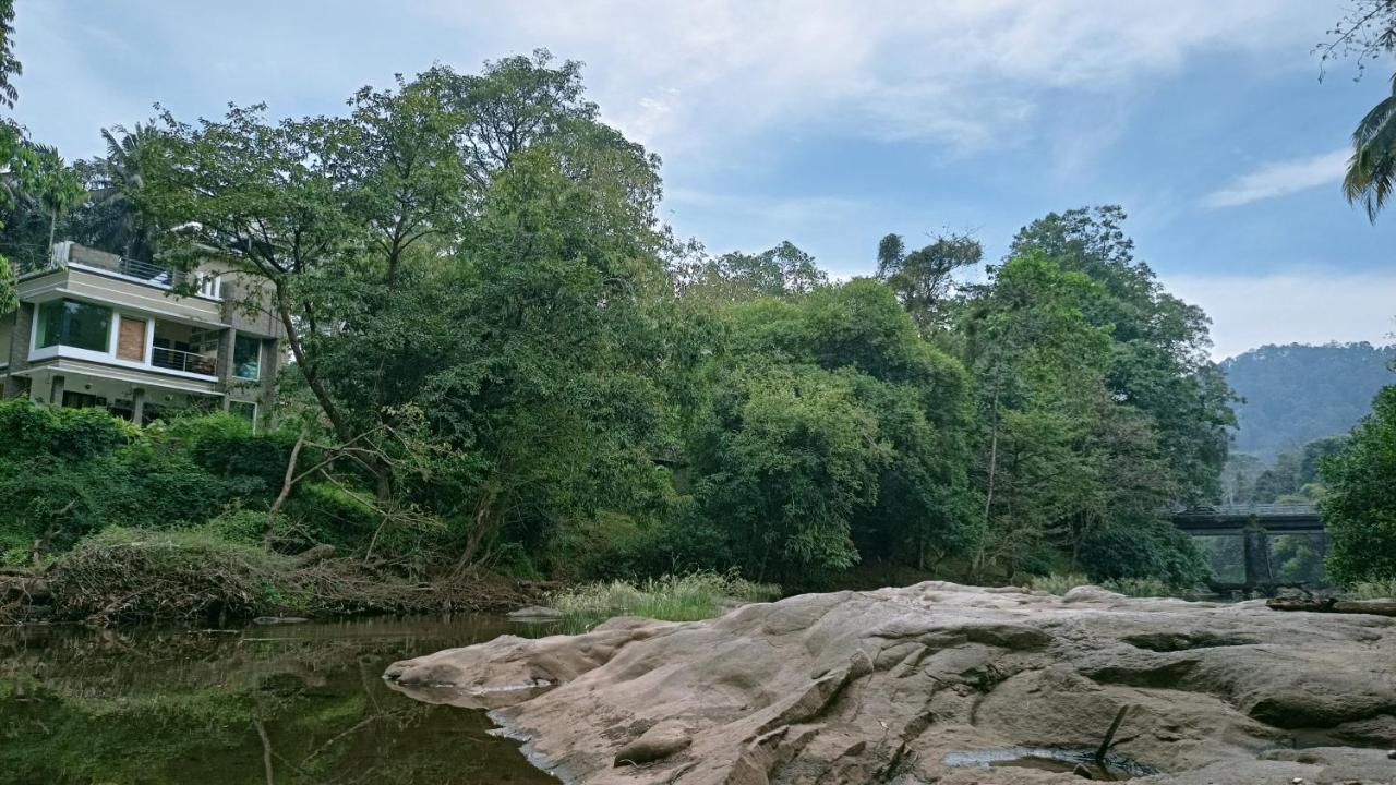 Athirapilly On The Rocks Hotel Athirappilly Luaran gambar