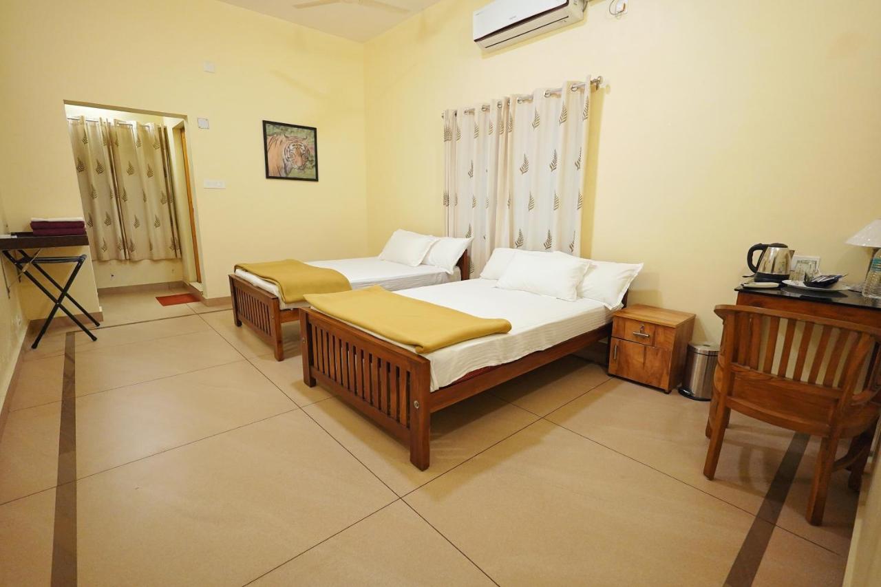 Athirapilly On The Rocks Hotel Athirappilly Luaran gambar