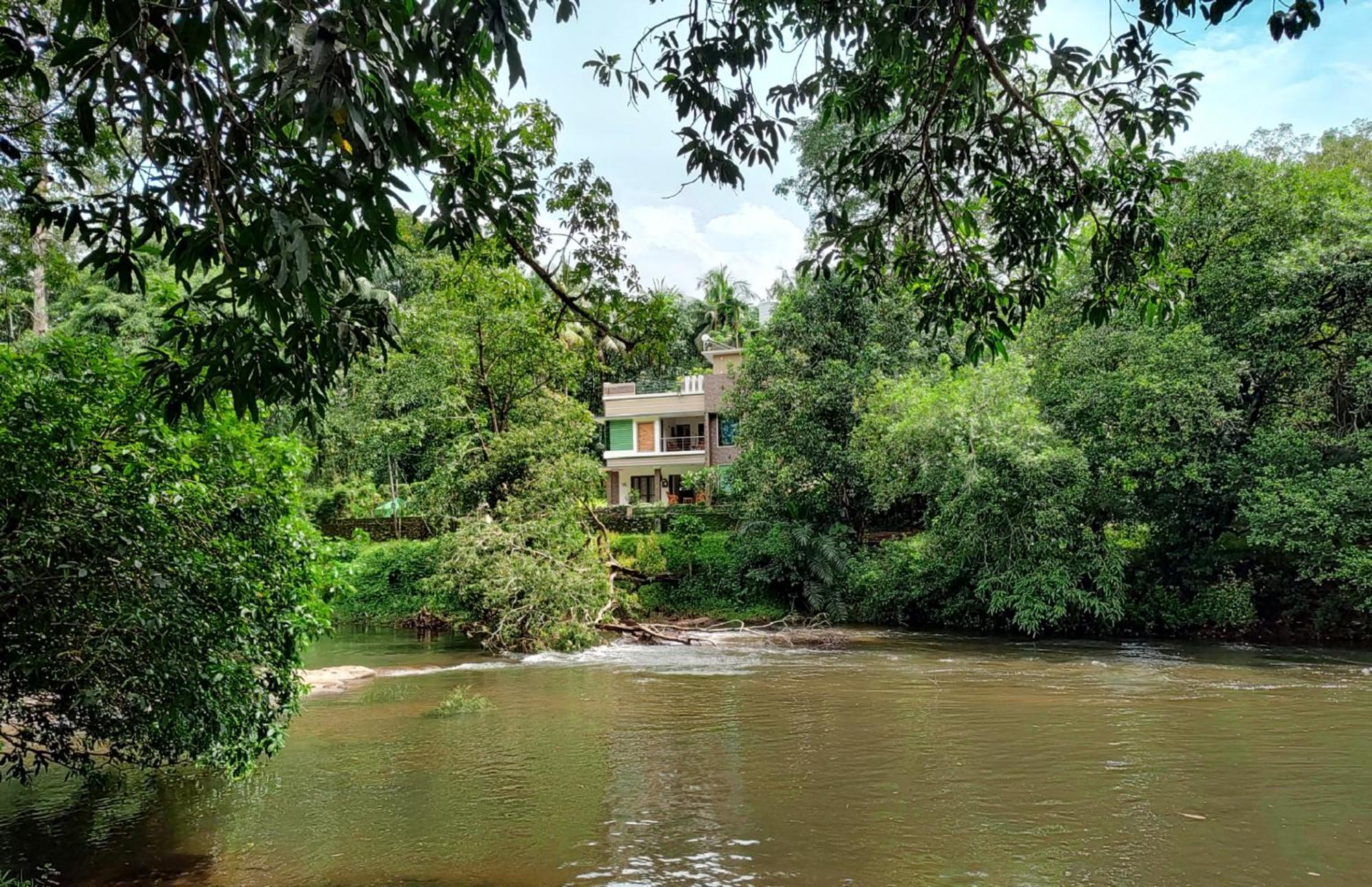 Athirapilly On The Rocks Hotel Athirappilly Luaran gambar